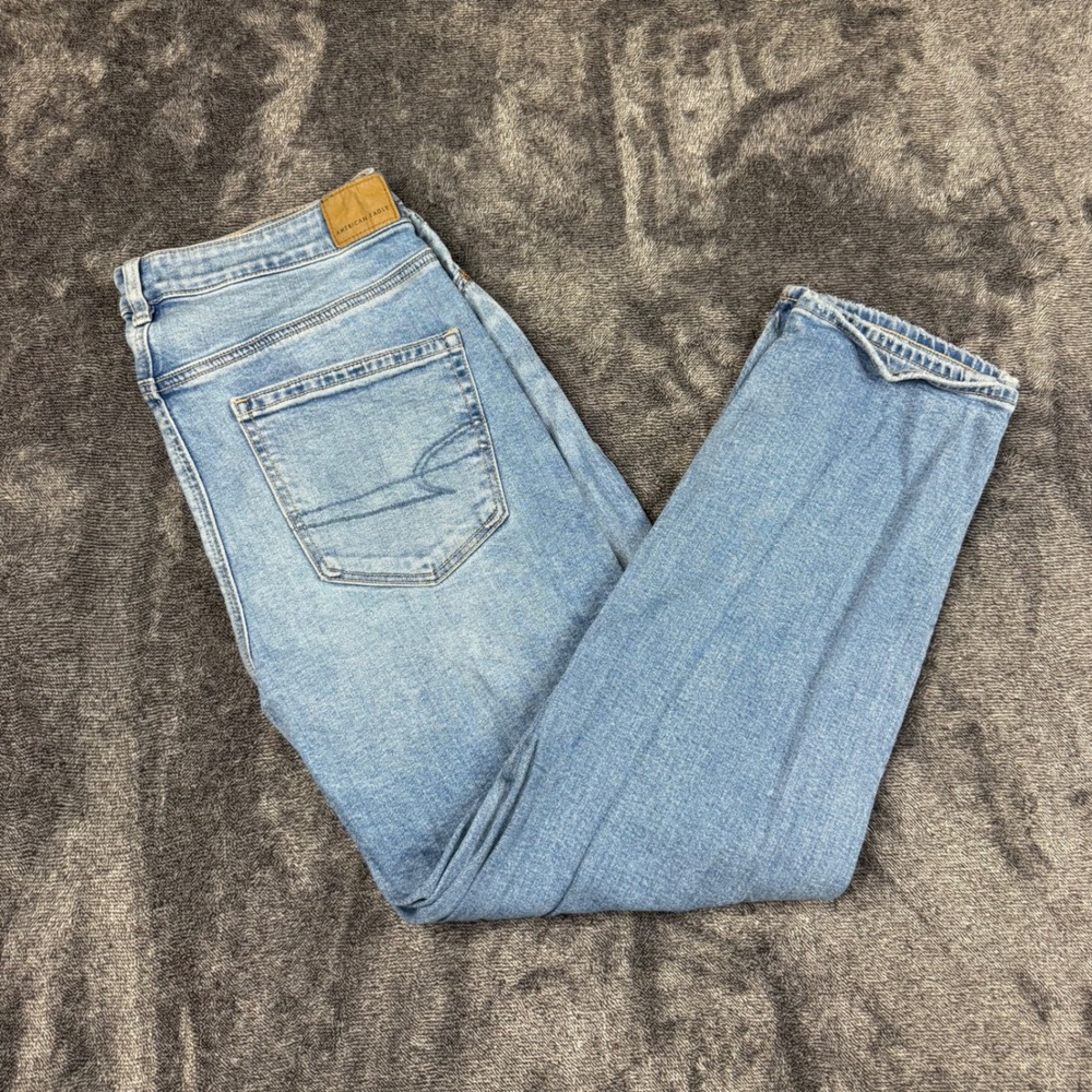 American Eagle Mom Jean Distressed Light Wash 12 Short Cotton Blend Denim